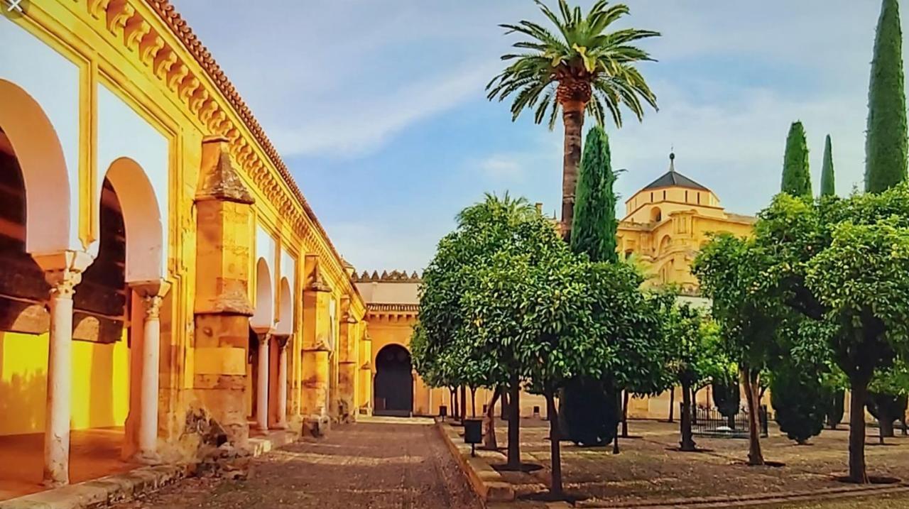 A 20 Metros De La Mezquita Catedral ,Apartamentos Turistico Cespedes 5 Cordoba Luaran gambar
