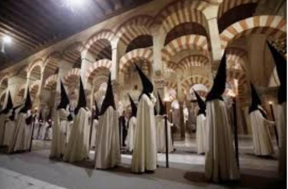 A 20 Metros De La Mezquita Catedral ,Apartamentos Turistico Cespedes 5 Cordoba Luaran gambar
