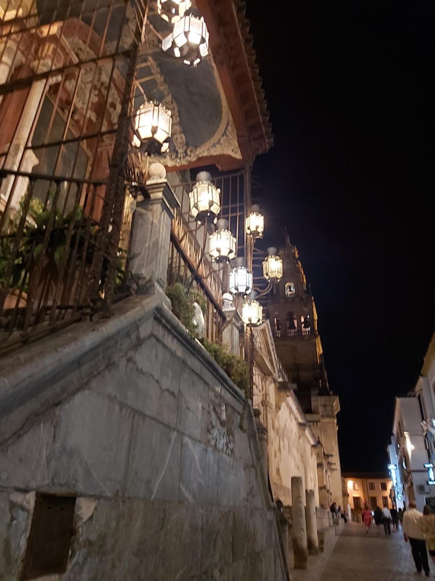 A 20 Metros De La Mezquita Catedral ,Apartamentos Turistico Cespedes 5 Cordoba Bilik gambar