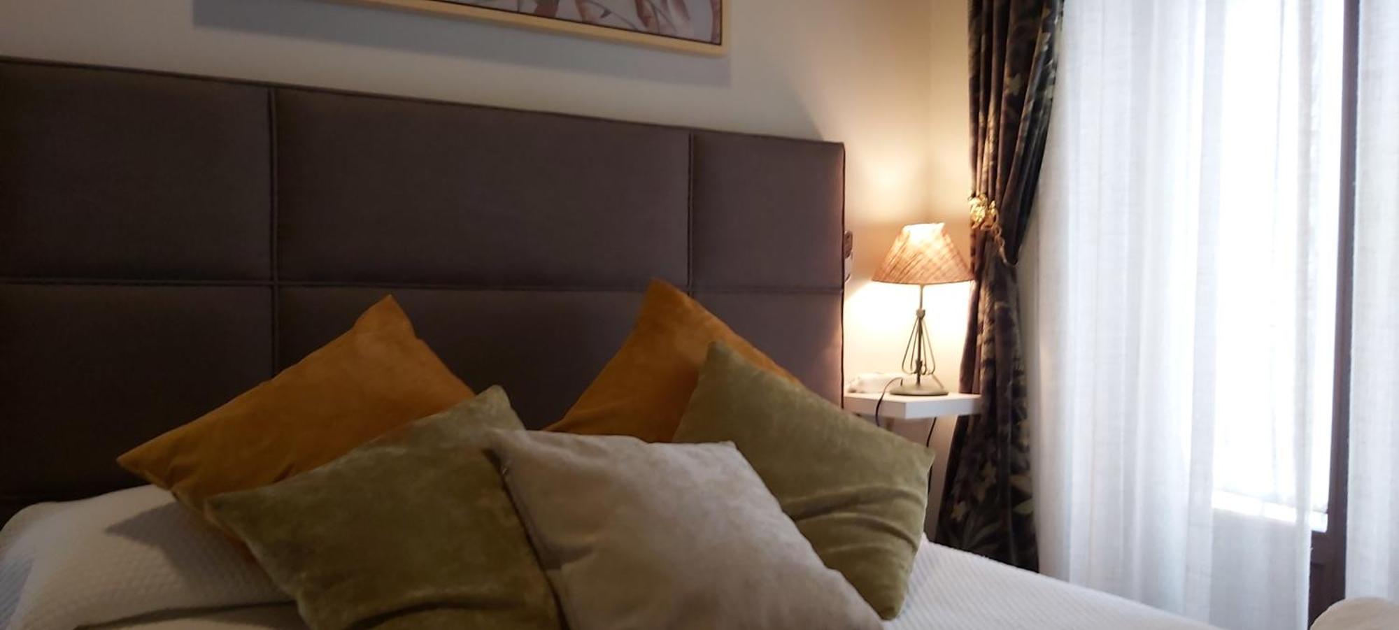 A 20 Metros De La Mezquita Catedral ,Apartamentos Turistico Cespedes 5 Cordoba Bilik gambar